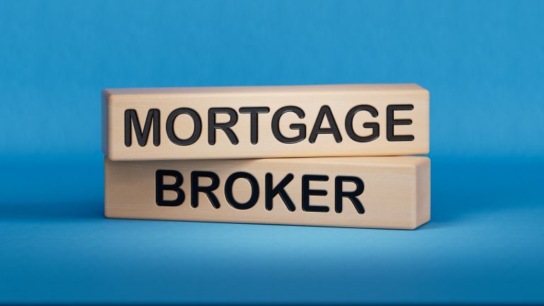 The Pros and Cons of Using a Mortgage Brokerage in Canada
